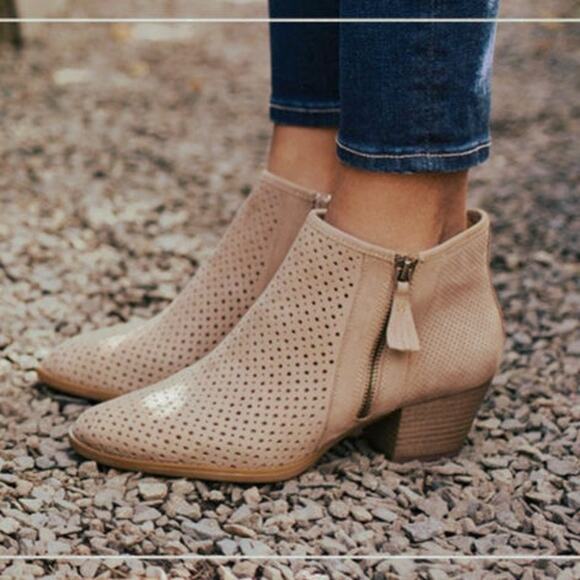 Earth Pineberry Metallic Silver Leather Ankle Boots - Picture 1 of 13
